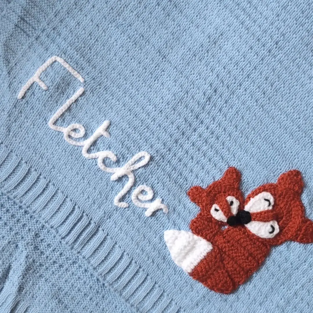 🦊 F L E T C H E R 🦊

Blanket Details 
🪡 Baby Blue Waffle Style Blanket. 
🧶 White Embroidery 
🪡 