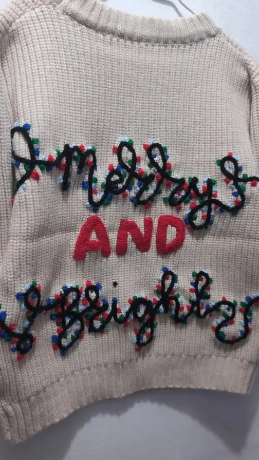 🌲 MERRY 🎄 AND 🌲 BRIGHT 🎄

Knit Details 
🪡 Beige Jumper 
🧶 Black Embroidery 
🪡 Christmas Light