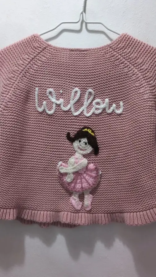 🩰 W I L L O W 🩰

Knit Details 
🪡 Pink Knit 
🧶 White Embroidery 
🪡 Add on - Ballerina 
.
.
 
TAG